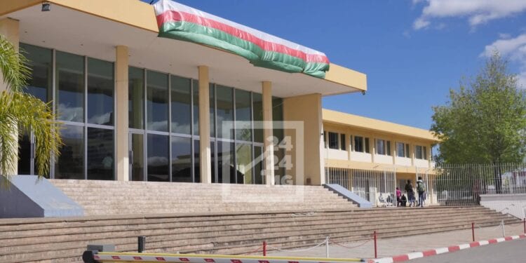DIPLOMATIE – Le gouvernement rassure sur les relations “fraternelles et amicales” avec les Comores avec la fermeture des frontières entre Madagascar et les Comores