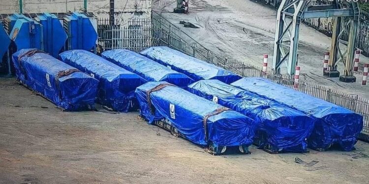 INFRASTRUCTURES – Les blocs moteurs de 70 tonnes de la centrale thermique d’Ambohimanambola acheminés par porte-char après le renforcement de 11 ponts sur la RN2