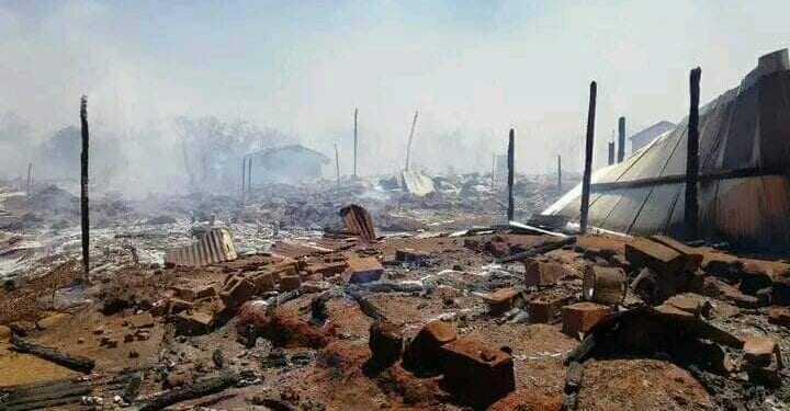 FARAFANGANA – Des centaines de maisons ravagées par le feu à Ivandrika