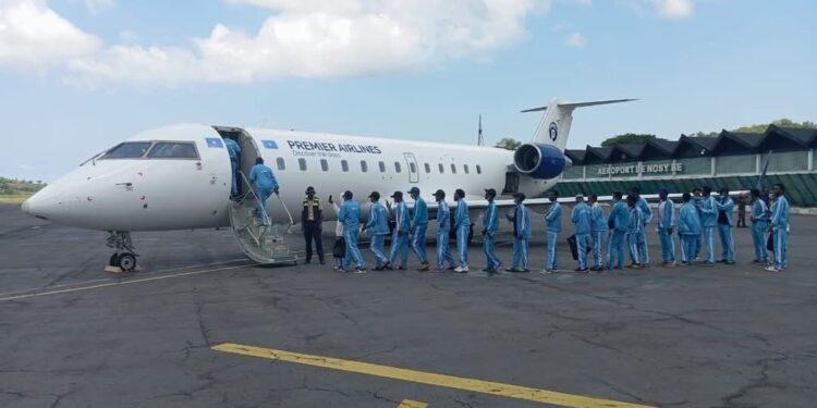 MIGRATION – 47 Somaliens échoués à Nosy Be rentrent chez eux à bord d’un vol spécial