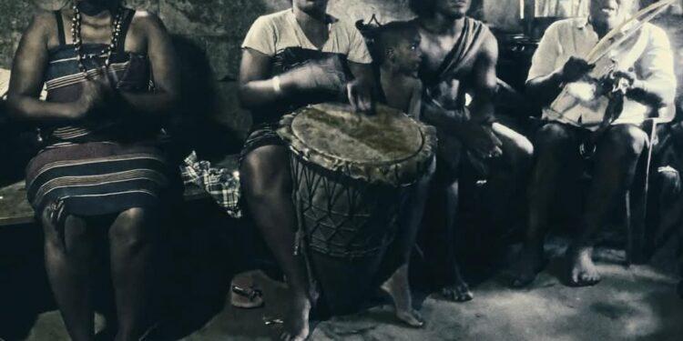 MUSIQUE – « Blakaz Atandroy », quand un album réunit la musique traditionnelle antandroy et la musique électronique