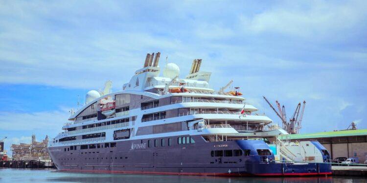 TOURISME DE CROISIERE – Le navire Dumont d’Urville accoste au port de Toamasina