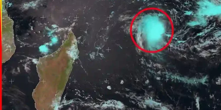 METEO – La perturbation tropicale dans l’Océan indien prévue se muer en tempête dans les prochaines 24 heures