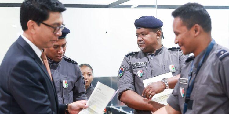 Andry Rajoelina : “Nous offrirons des primes à tous ceux qui font des efforts pour intercepter les trafics illicites”