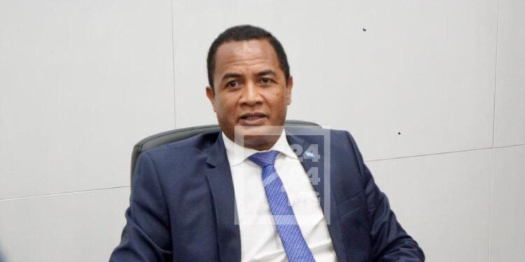 FOOTBALL – Le nouveau sélectionneur des Barea résidera à Madagascar, d’après Alfred Randriamanampisoa