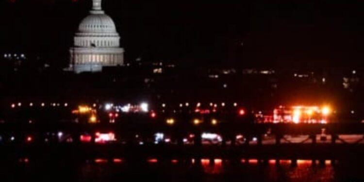 ETATS-UNIS – Un avion de  60 passagers entre en collision avec un hélicoptère de l&rsquo;armée américaine à l&rsquo;aéroport de Washington