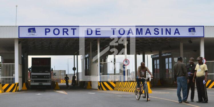 TOAMASINA – Huit conteneurs de matériels et d’équipements électriques de la Jirama mis en vente aux enchères