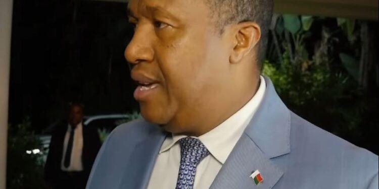 VALERY RAMONJAVELO, MINISTRE DES TRANSPORTS ET DE LA METEOROLOGIE – “Des gens avaient même proposé 500 000 dollars pour les deux Airbus A340”