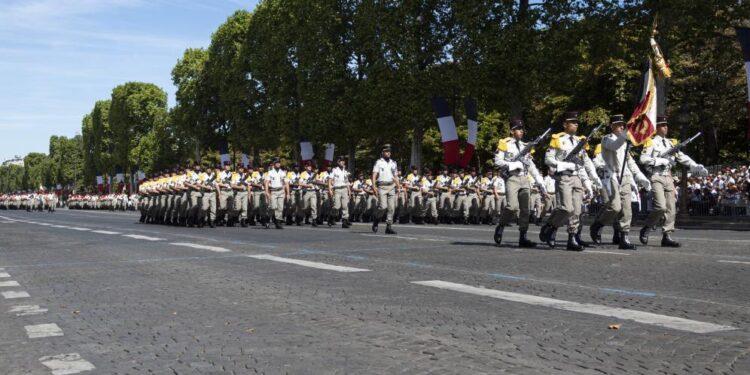 FRANCE – La délocalisation de la confection d’une partie des uniformes de l’Armée française à Madagascar contestée