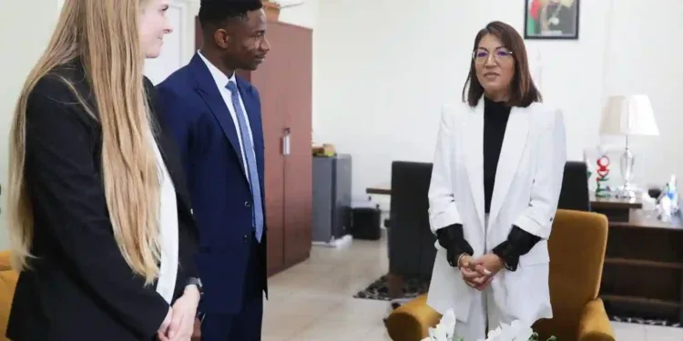 INTERNET – Stéphanie Delmotte discute avec Starlink des possibilités de transférer ses services clients à des PME locales