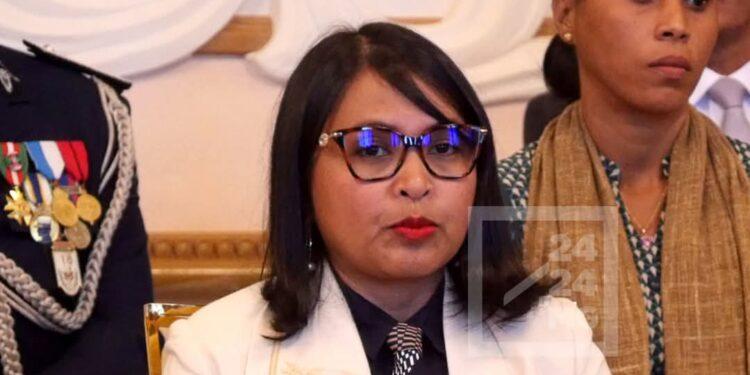Rindra Rabarinirinarison plaide pour l’annulation de dettes en s’engageant à les convertir en des programmes d’adaptation aux changements climatiques