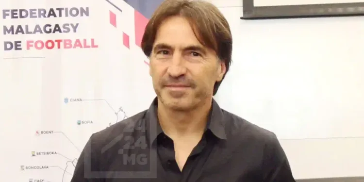 FOOTBALL – Corentin Martins indique “ne pas pouvoir changer tout d’un coup”
