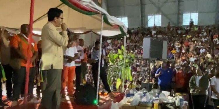 DEPLACEMENT PRESIDENTIEL – Du « Vary Tsinjo » à 500 Ar le kapoaka pour aider les sinistrés de Toliara