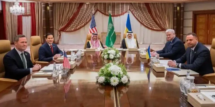MONDE – L’Ukraine accepte le principe d’un cessez-le feu de 30 jours, les Etats-Unis rétablissent l’aide américaine
