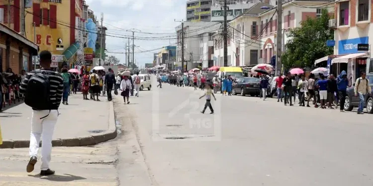 ASSAINISSEMENT – La Commune urbaine d’Antananarivo annonce la suppression des parkings entre le bâtiment du 1er arrondissement et l’Institut d’hygiène sociale