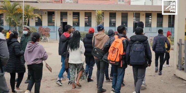 EDUCATION NATIONALE – Les vacations des enseignants participant aux jurys du CEPE et du BEPC bientôt payées par mobile money