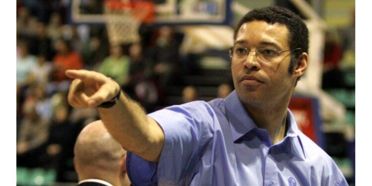 BASKETBALL – Le Français John Douaglin prend les commandes des Ankoay en vue de l’Afrobasket