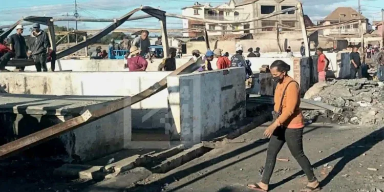 ANTSIRABE – Les marchands autorisés à s’installer provisoirement en attendant les grands travaux au marché de Tsena Sabotsy selon le gouverneur de Vakinankaratra