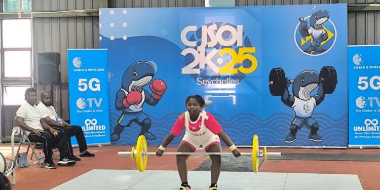 SPORTS – Les haltérophiles malgaches récoltent 18 médailles en trois journées du CJSOI aux Seychelles