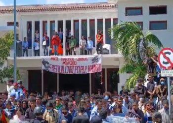 DEMOCRATIE ET GOUVERNANCE – Le Parlement du Timor Oriental supprime l&rsquo;achat de 4×4 de luxe pour les députés sous la pression populaire
