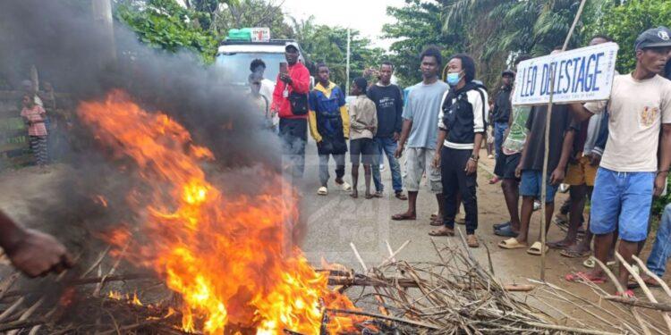 MANIFESTATIONS – Des habitants de Manakara donnent un ultimatum à la Jirama pour résoudre les problèmes de délestage