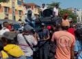 Quand les blindés sont de sortie et sont du côté des manifestants, les selfies et les poses photos sont au rendez-vous. Comme cela a été le cas samedi.