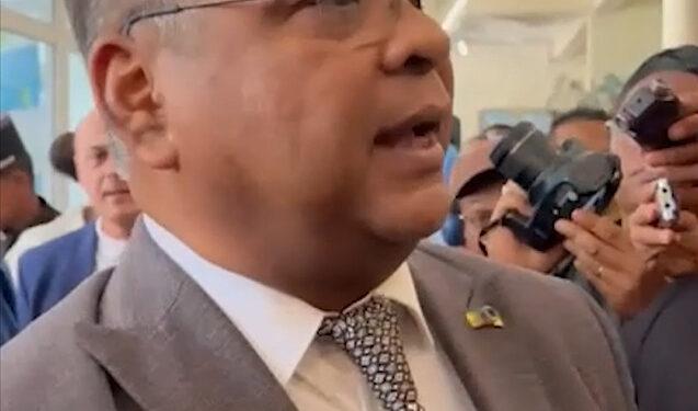 Le Premier ministre affirme vouloir en finir avec les anciennes pratiques.