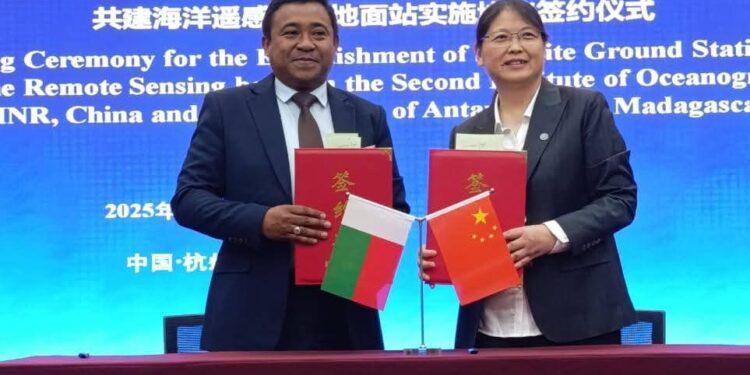 ENSEIGNEMENT SUPERIEUR – Un projet de station satellitaire de télédétection marine signé entre l’Université d’Antananarivo et la Chine