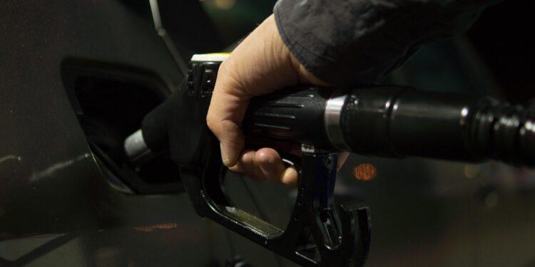 MARCHÉ PÉTROLIER – Le prix du baril du brent prévu tomber jusqu’à 60 dollars, selon les projections de la Banque mondiale