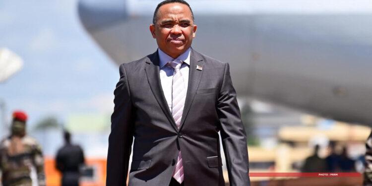 DIPLOMATIE – Le colonel Michaël Randrianirina veut monter aux Français que Madagascar est une terre d’accueil