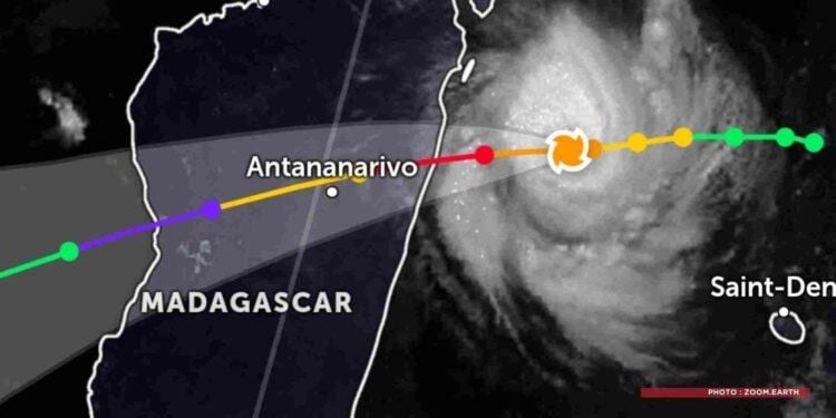 CATASTROPHES – Des rafales jusqu’à 250 km/h annoncées avec le cyclone tropical Gezani attendu ce mardi après-midi