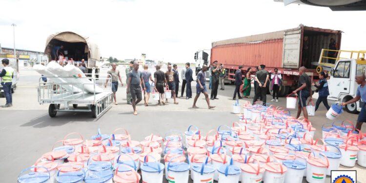 SOLIDARITÉ – L’Inde remet 30 tonnes d’aide humanitaire aux sinistrés de Toamasina