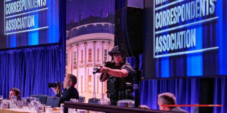 ETATS-UNIS – Un assaillant armé tente de forcer l’entrée du “dîner des correspondants” auquel Donald Trump était présent