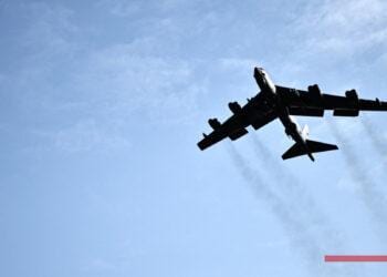 ETATS-UNIS – Huit morts dans le crash d’un bombardier B-52 américain aux abords de la base aérienne d’Edwards en Californie