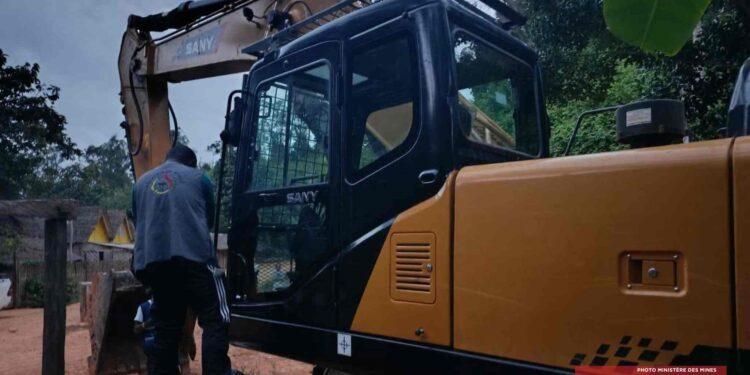 MINES – Deux engins lourds saisis lors d’une opération contre l’exploitation aurifère illicite à Ambinanindrano