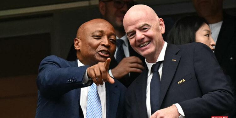 FOOTBALL – La CAF renouvelle son soutien à Gianni Infantino, l’Uefa maintient sa menace de boycott des compétitions de la Fifa