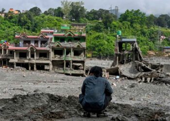 CATASTROPHE – Le bilan des inondations au Népal et en Chine dépasse 900 morts, près de 4.800 personnes toujours portées disparues