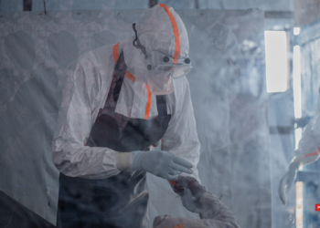 SANTÉ – L’OMS estime à 5.000 le nombre de personnels de santé supplémentaires nécessaires face à Ebola en RDC