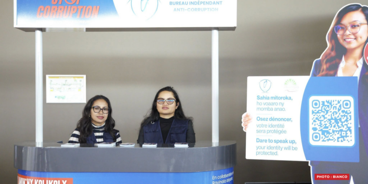 LUTTE ANTI-CORRUPTION – Le Bianco installe un kiosque d’information et de signalement à l’aéroport international d’Ivato