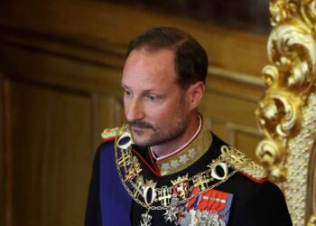 MONARCHIE – Le roi Haakon VIII de Norvège prête serment devant le Parlement quatre jours après le décès du roi Harald V