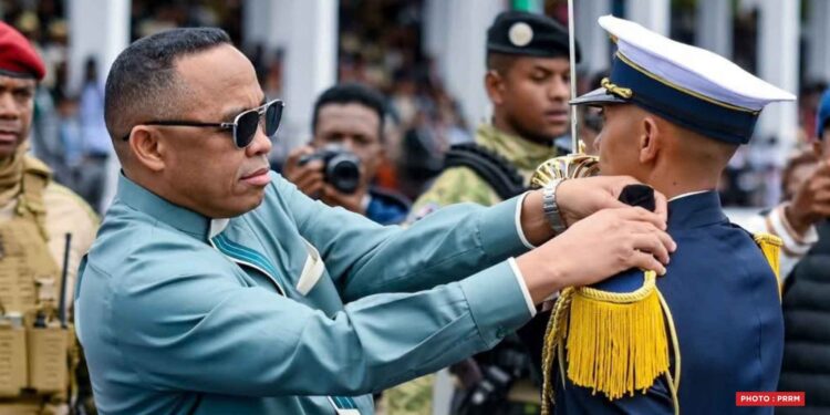 FORCES ARMÉES – 40 nouveaux officiers dont cinq femmes reçoivent leur galon de sous-lieutenant après deux ans de formation à l’Académie militaire